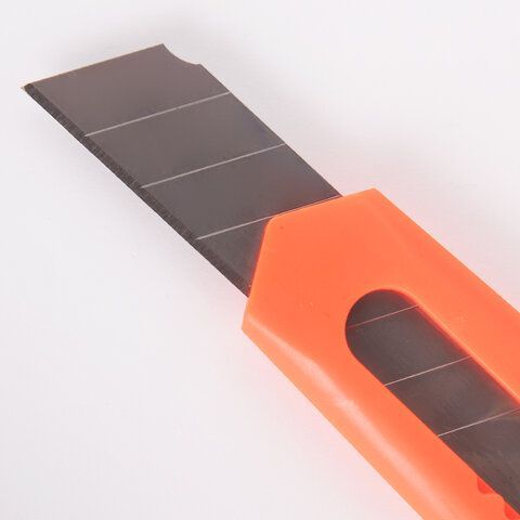 Нож канцелярский 18мм универсальный фиксатор европодвес Brauberg 1/